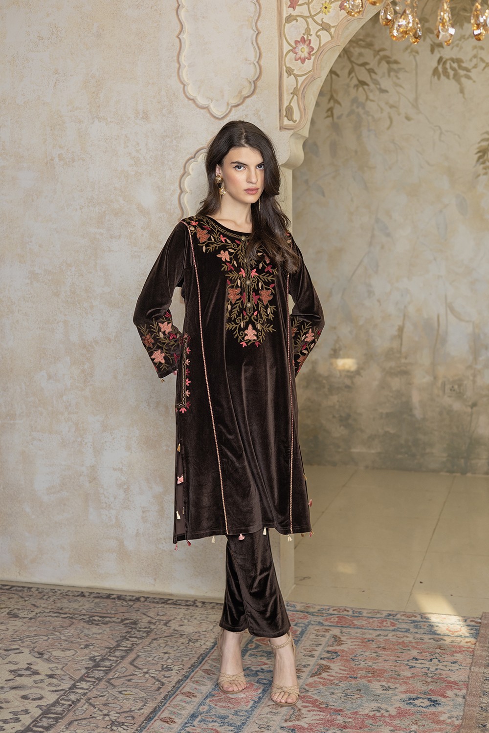 BROWN EMBROIDERED PHERAN SET